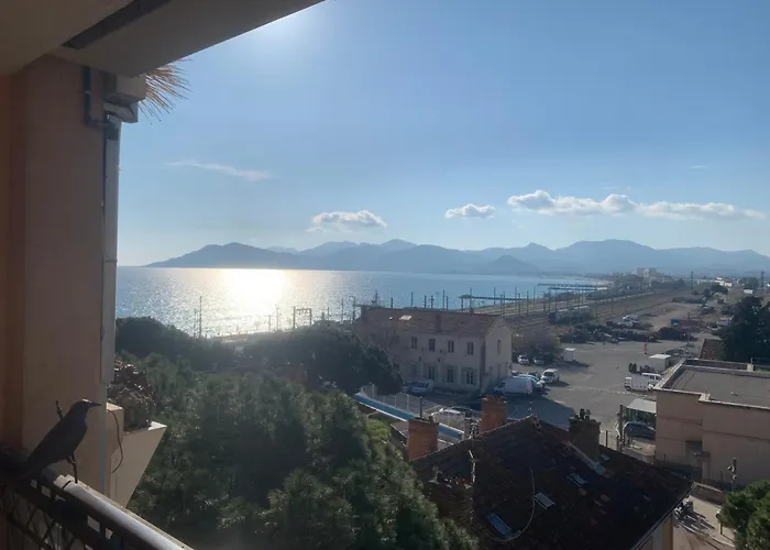 Bord De Et Commerces 588 Appartement